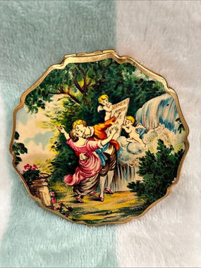 Stratton Vintage Regency Era. 1957-58 Sermon of Love Compact Makeup Mirror Art